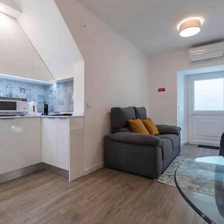 Lovelystay - 1bdr Cozy Flat In Heart Of
