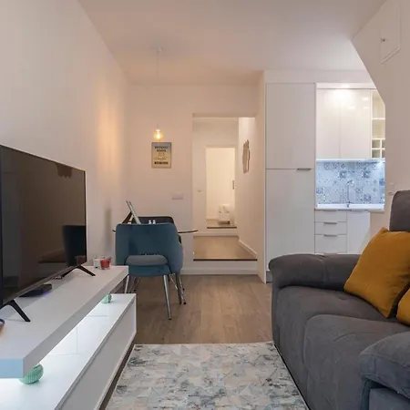 Lovelystay - 1bdr Cozy Flat In Heart Of